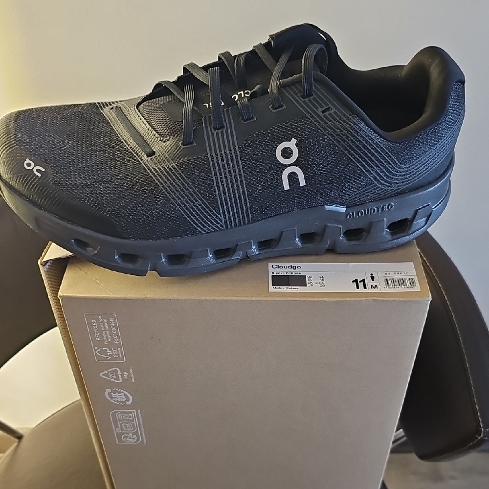 On Running Men's Dark Gray Athletic Shoes